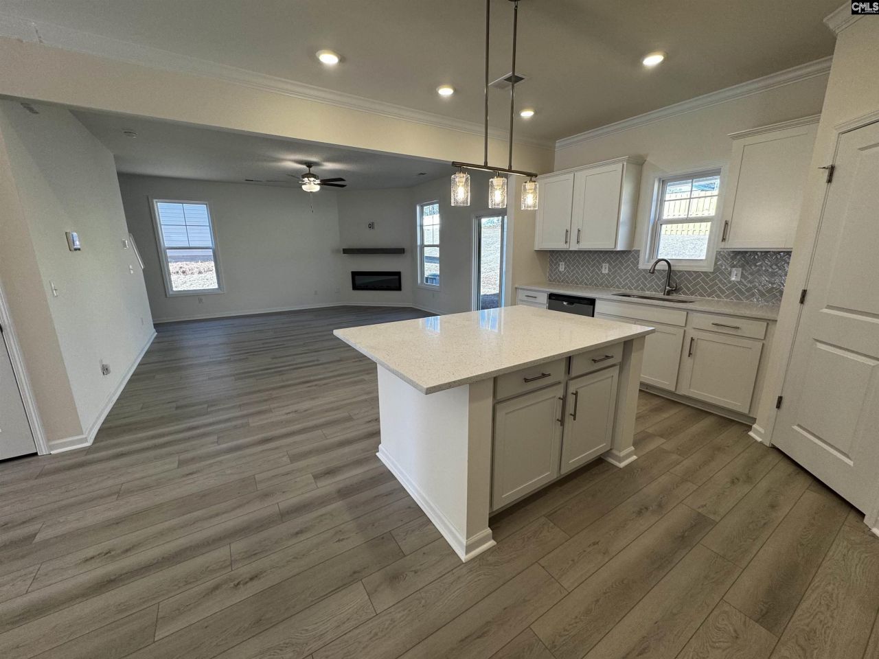 562 Griffon Drive Photo 8