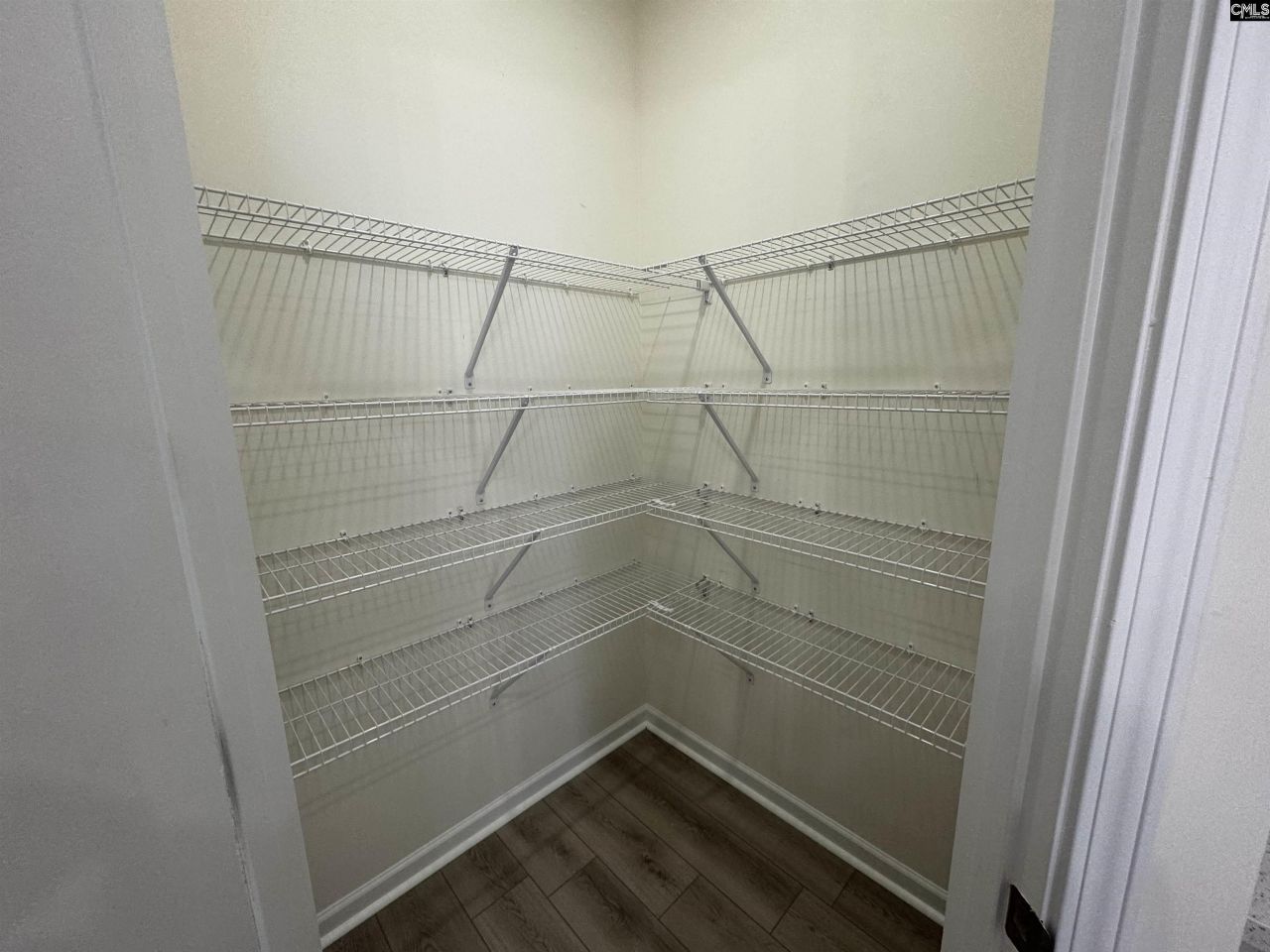 562 Griffon Drive Photo 9