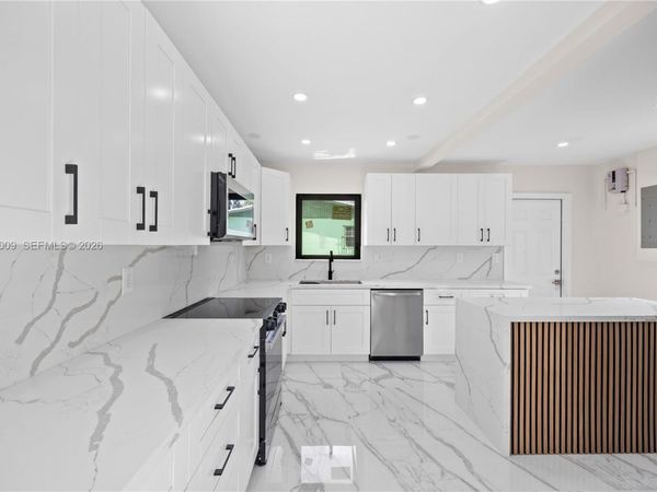 3850 NW 188th St, Miami Gardens, FL 33055