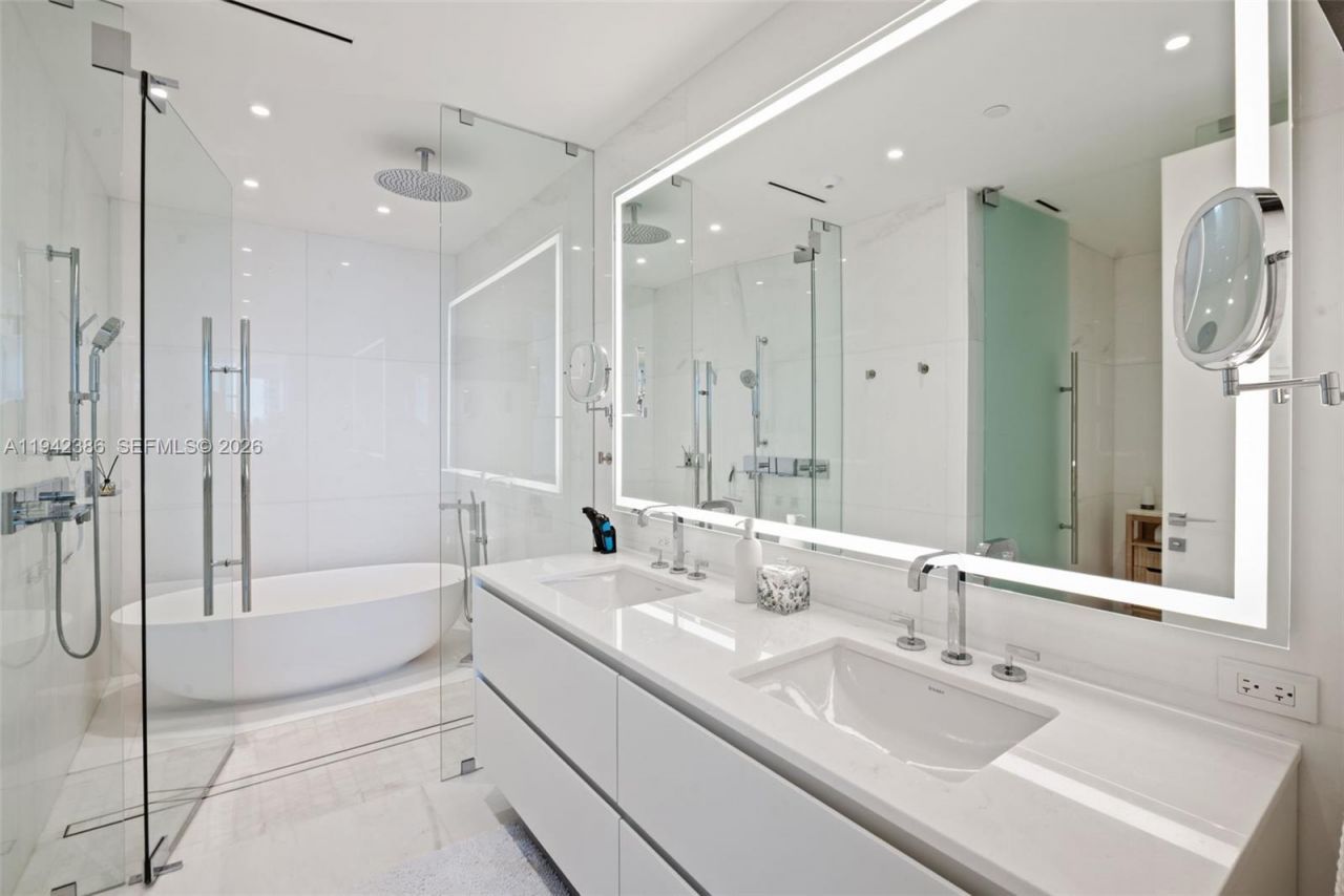 300 Biscayne Blvd Way, Unit 403C, Miami, FL 33131 Photo