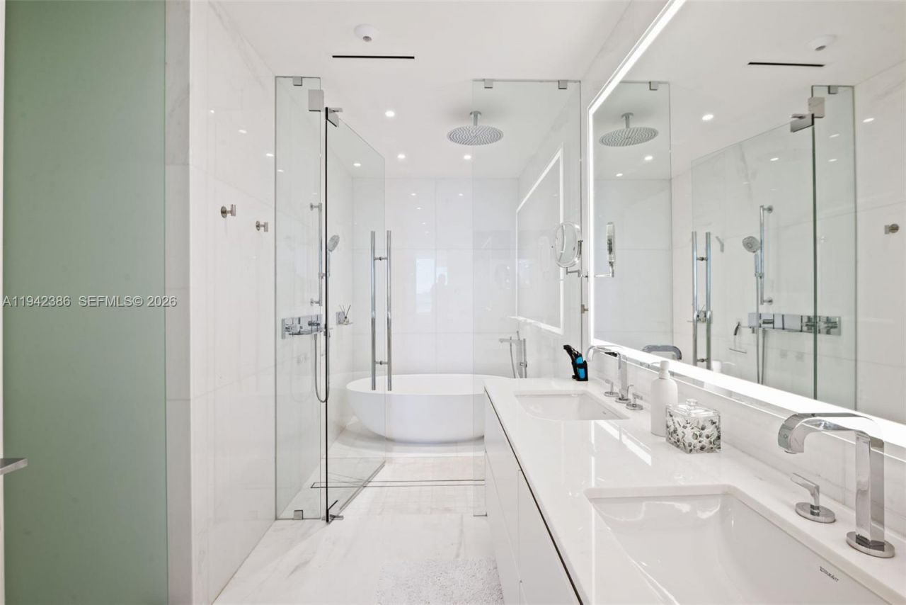 300 Biscayne Blvd Way, Unit 403C, Miami, FL 33131 Photo