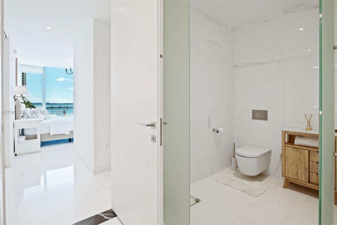 300 Biscayne Blvd Way, Unit 403C, Miami, FL 33131 Photo