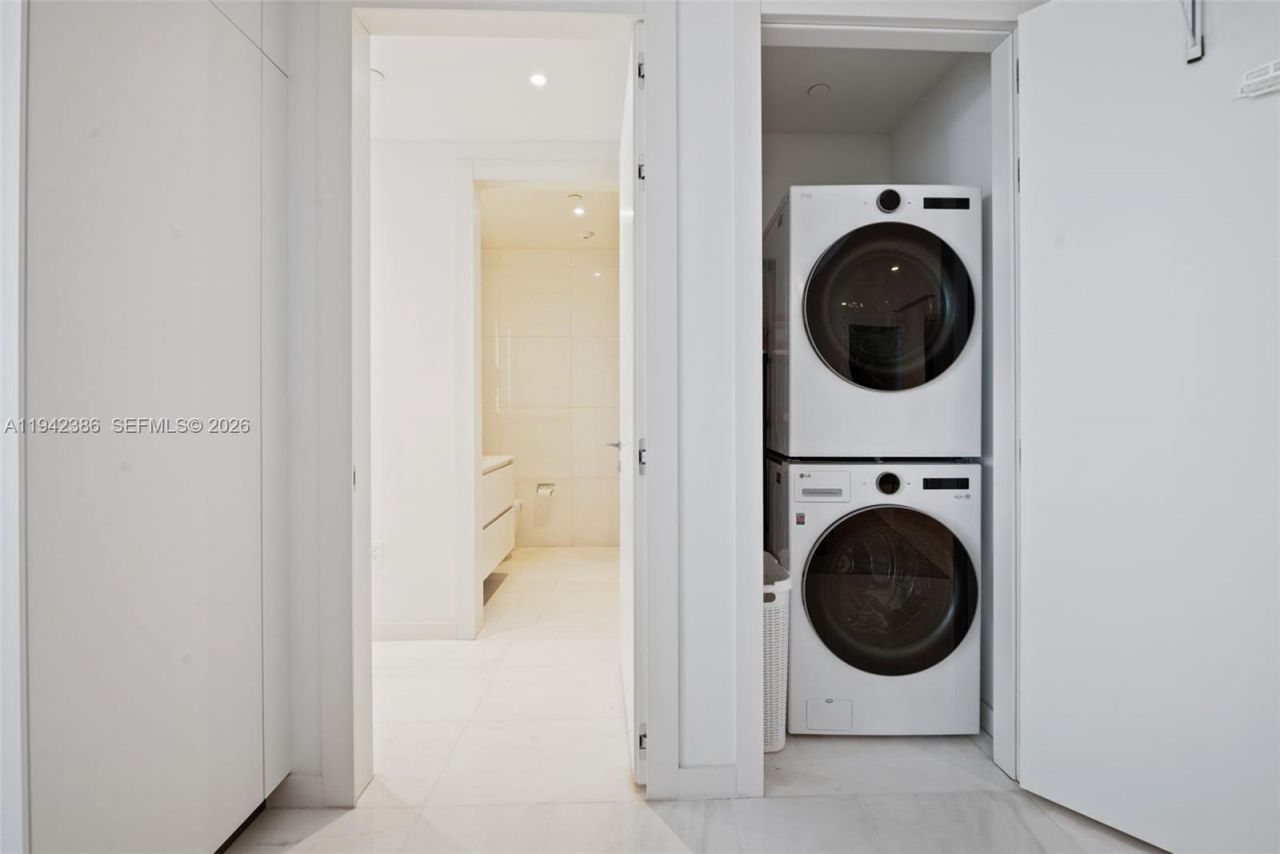 300 Biscayne Blvd Way, Unit 403C, Miami, FL 33131 Photo