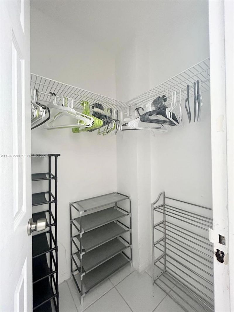 100 Lincoln Rd, Unit 524, Miami Beach, FL 33139 Photo