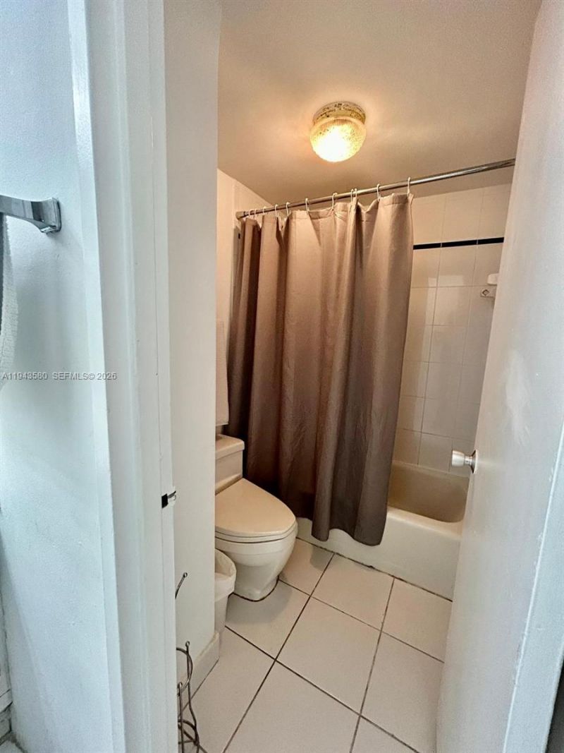 100 Lincoln Rd, Unit 524, Miami Beach, FL 33139 Photo