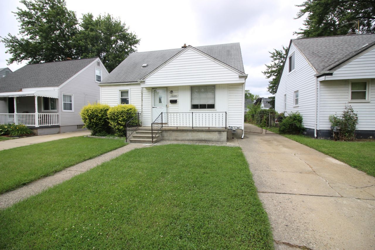 26095 Pattow Street, Roseville, MI 48066 Main Photo