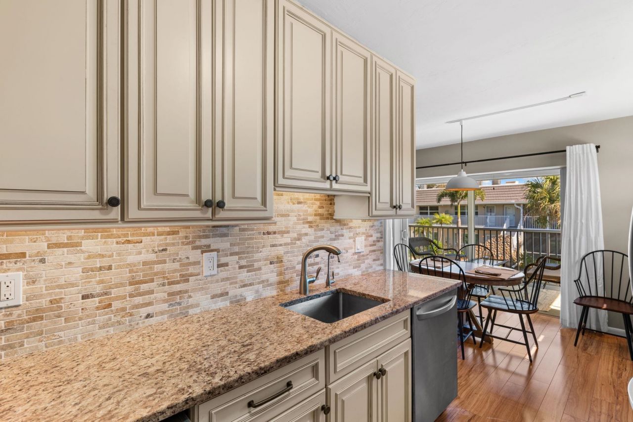 601 Periwinkle Way, Unit C-5, Sanibel, FL 33957 Photo