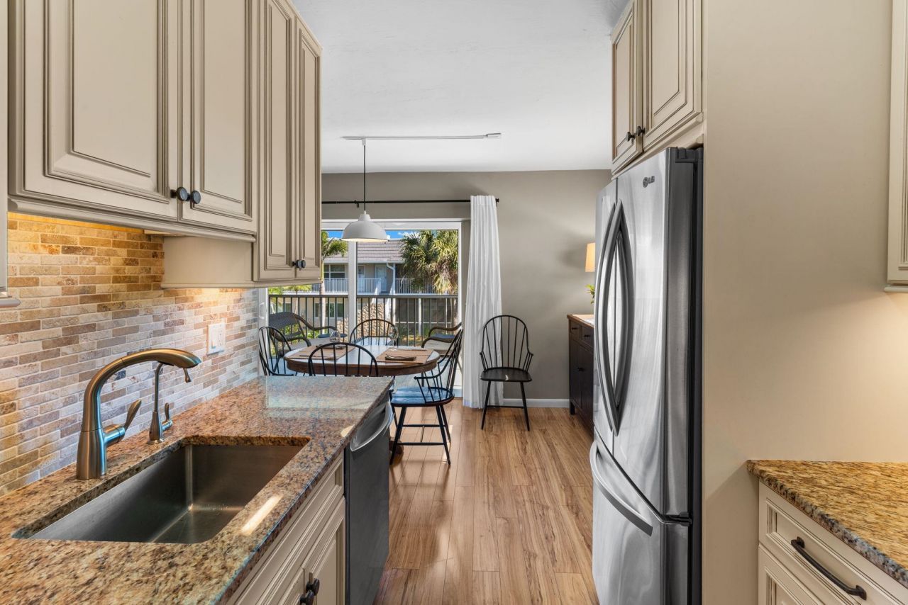 601 Periwinkle Way, Unit C-5, Sanibel, FL 33957 Photo