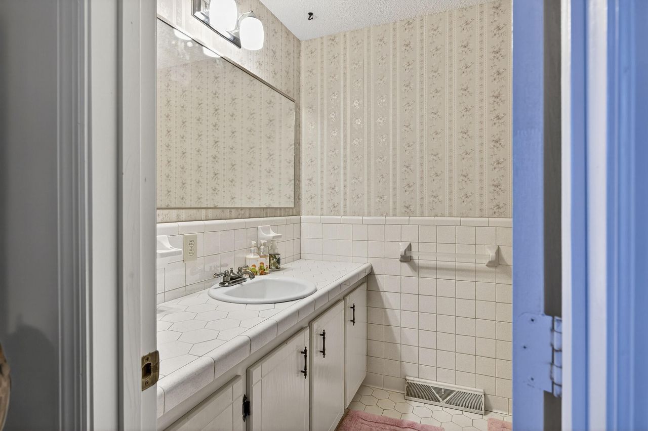 260 High Hill Drive Photo 12