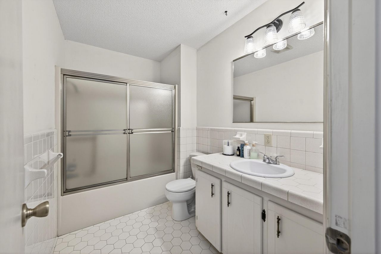 260 High Hill Drive Photo 14