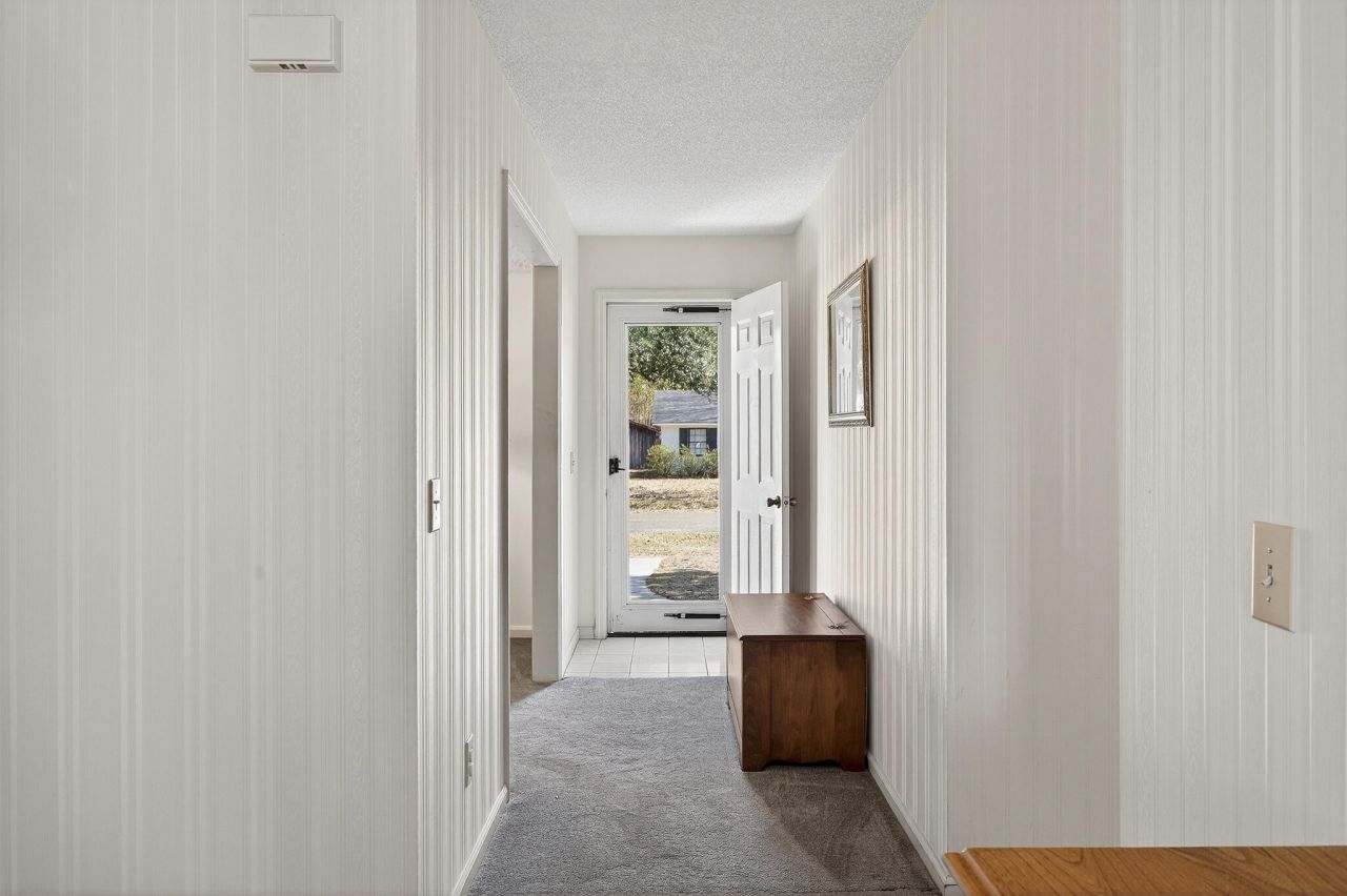 260 High Hill Drive Photo 3