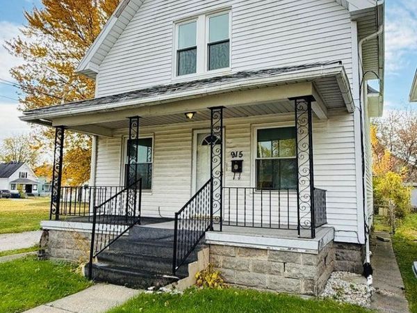 915 Nesslewood Avenue, Toledo, OH 43610