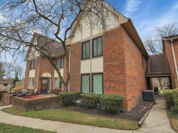 3288 Valley Lane S, Columbus, OH 43231