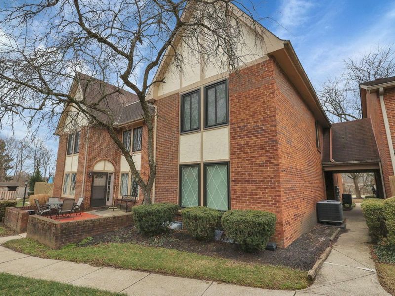 3288 Valley Lane S, Columbus, OH 43231 Photo 1