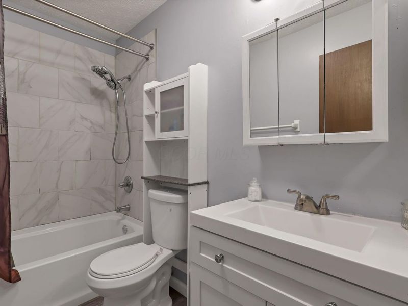 3288 Valley Lane S, Columbus, OH 43231 Photo 21