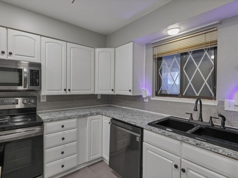 3288 Valley Lane S, Columbus, OH 43231 Photo 6