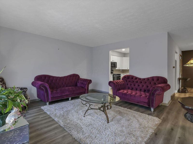 3288 Valley Lane S, Columbus, OH 43231 Photo 9