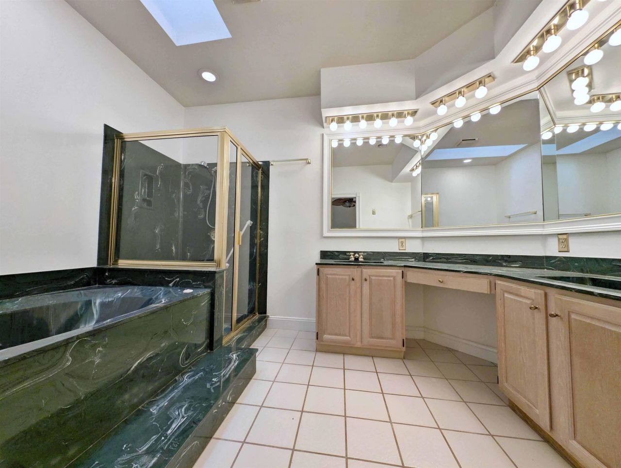 37 Winged Foot Ct. Photo 11