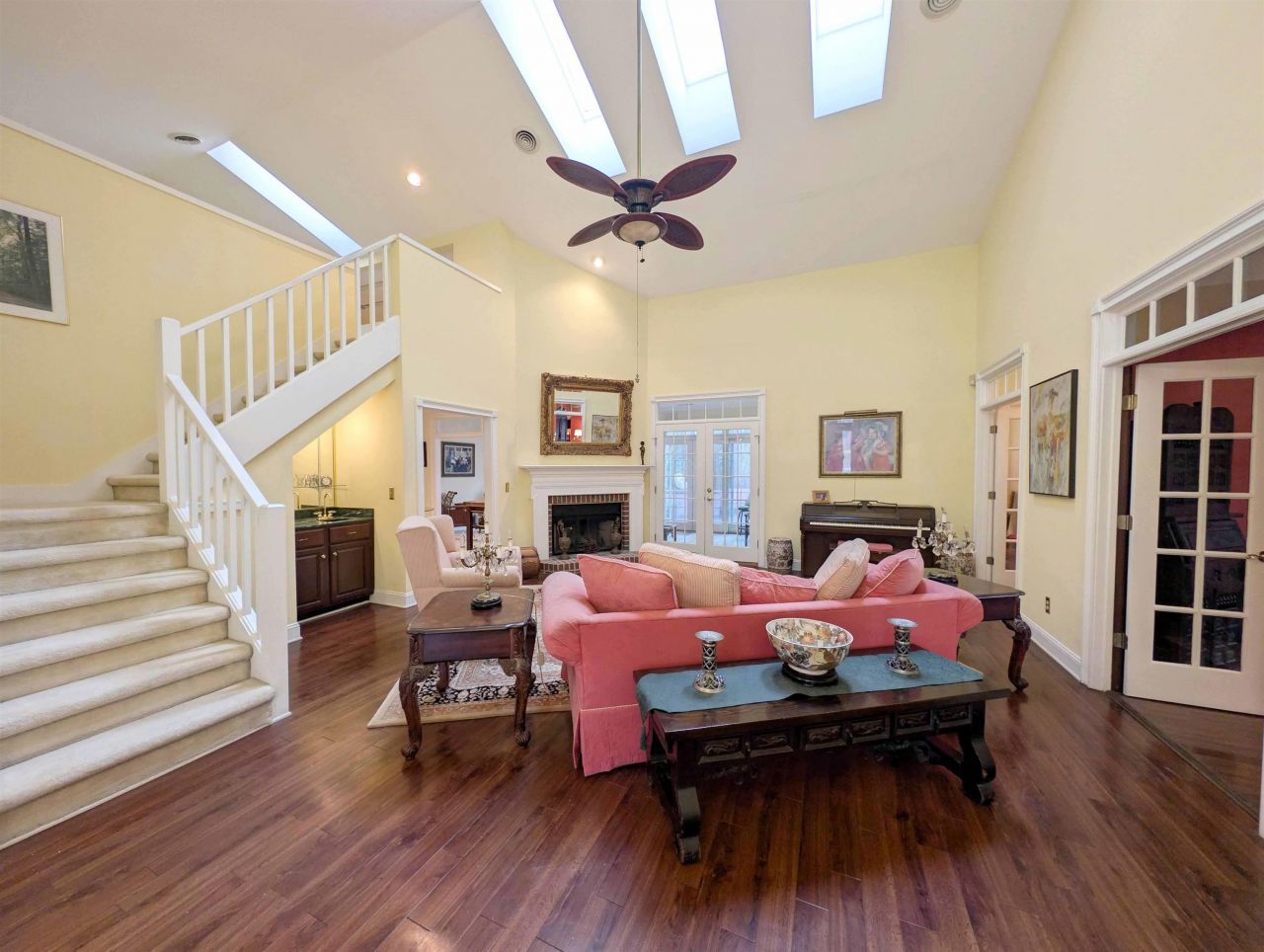 37 Winged Foot Ct. Photo 2