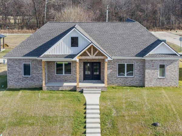 6100 Ashford Drive, Newburgh, IN 47630
