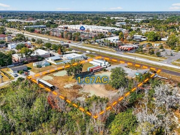 576 E International Speedway Boulevard, DeLand, FL 32724