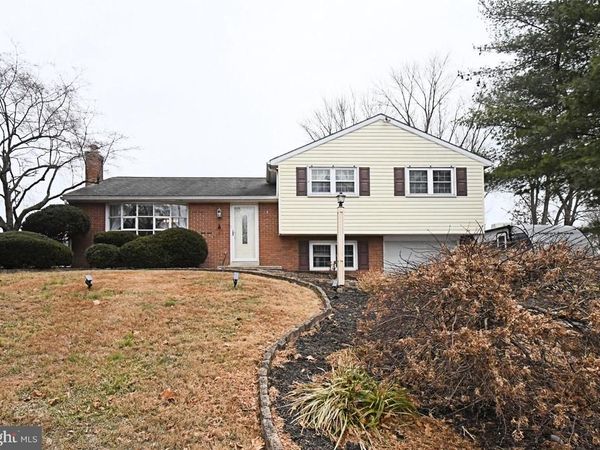 40 DIEHL DRIVE, GILBERTSVILLE, PA 19525