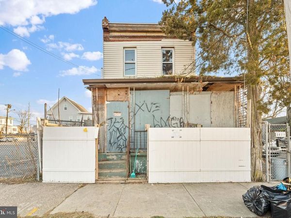 2622 SAUNDERS STREET, CAMDEN, NJ 08105