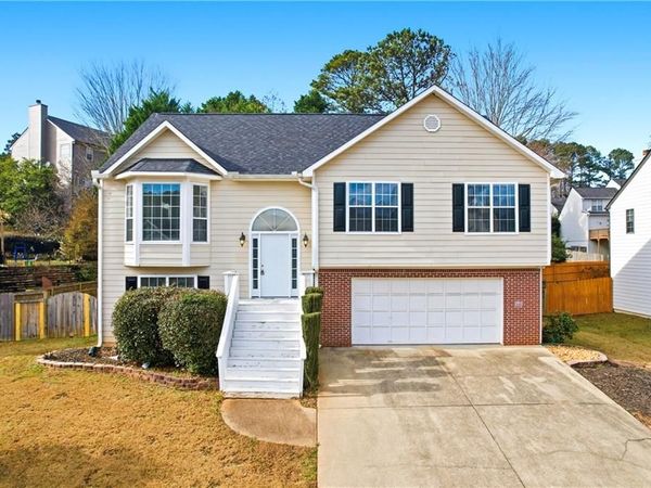 203 Chesapeake Lane, Woodstock, GA 30189