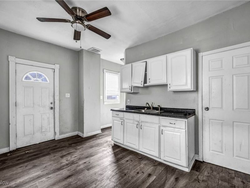 8417 Tioga Avenue, Cleveland, OH 44105 Photo 8