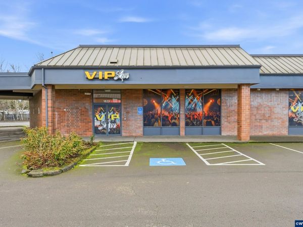 1823 SE Tualatin Valley Hwy, Hillsboro, OR 07113