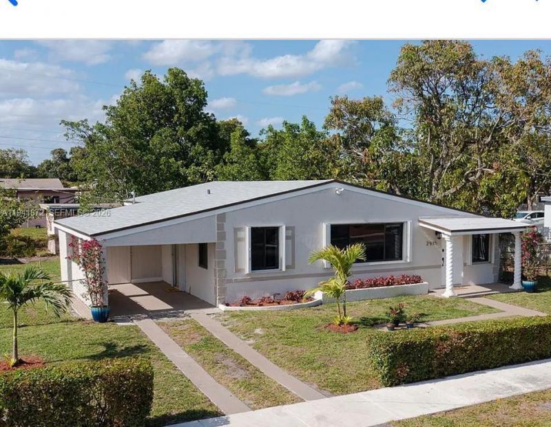 2915 NW 68th St, Miami, FL 33147 Photo