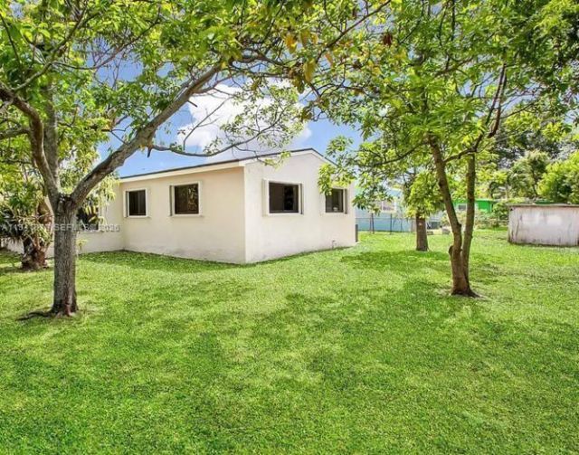 2915 NW 68th St, Miami, FL 33147 Photo