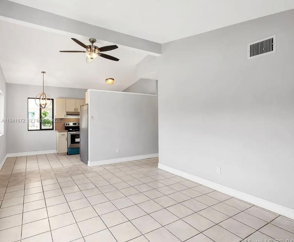 2915 NW 68th St, Miami, FL 33147 Photo