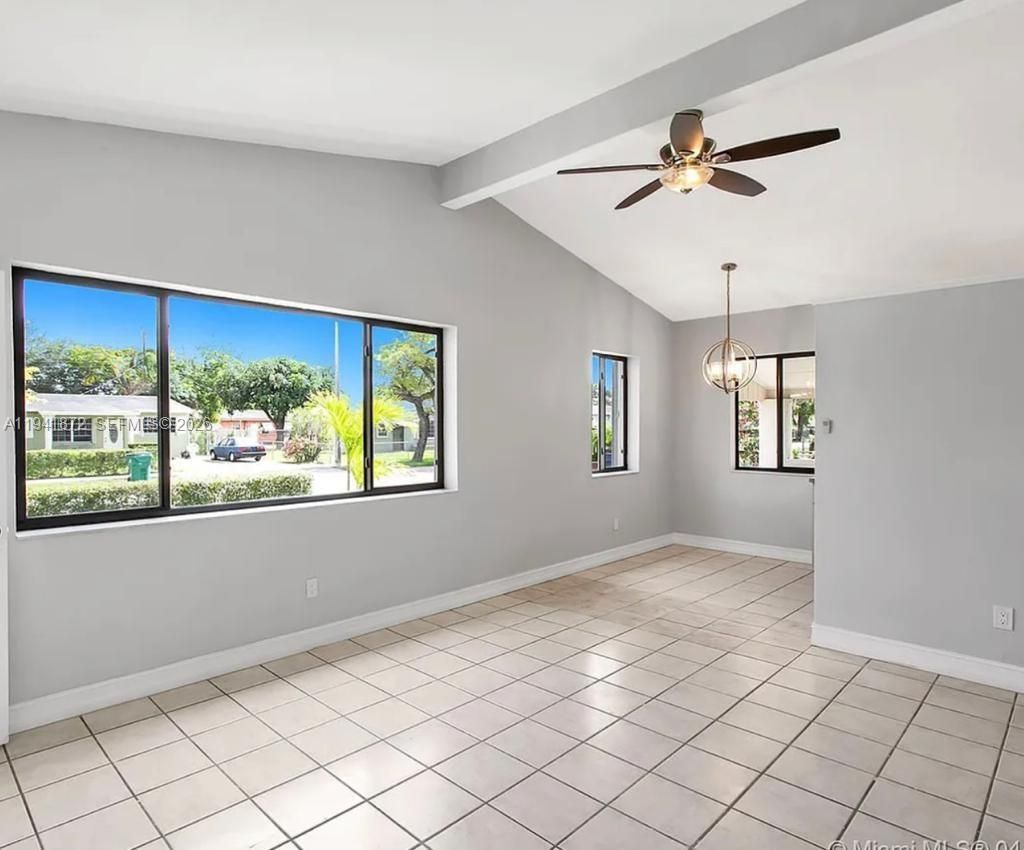 2915 NW 68th St, Miami, FL 33147 Photo