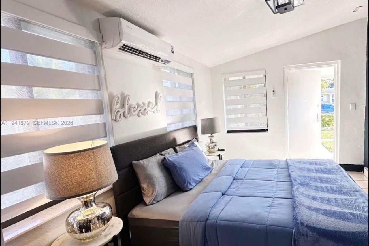 2915 NW 68th St, Miami, FL 33147 Photo