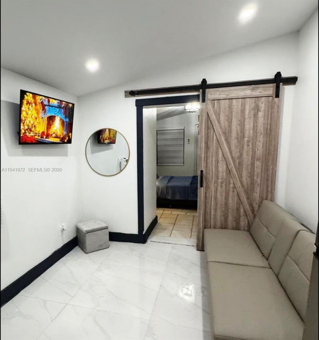 2915 NW 68th St, Miami, FL 33147 Photo