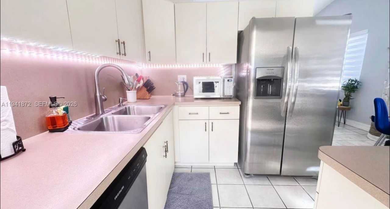 2915 NW 68th St, Miami, FL 33147 Photo