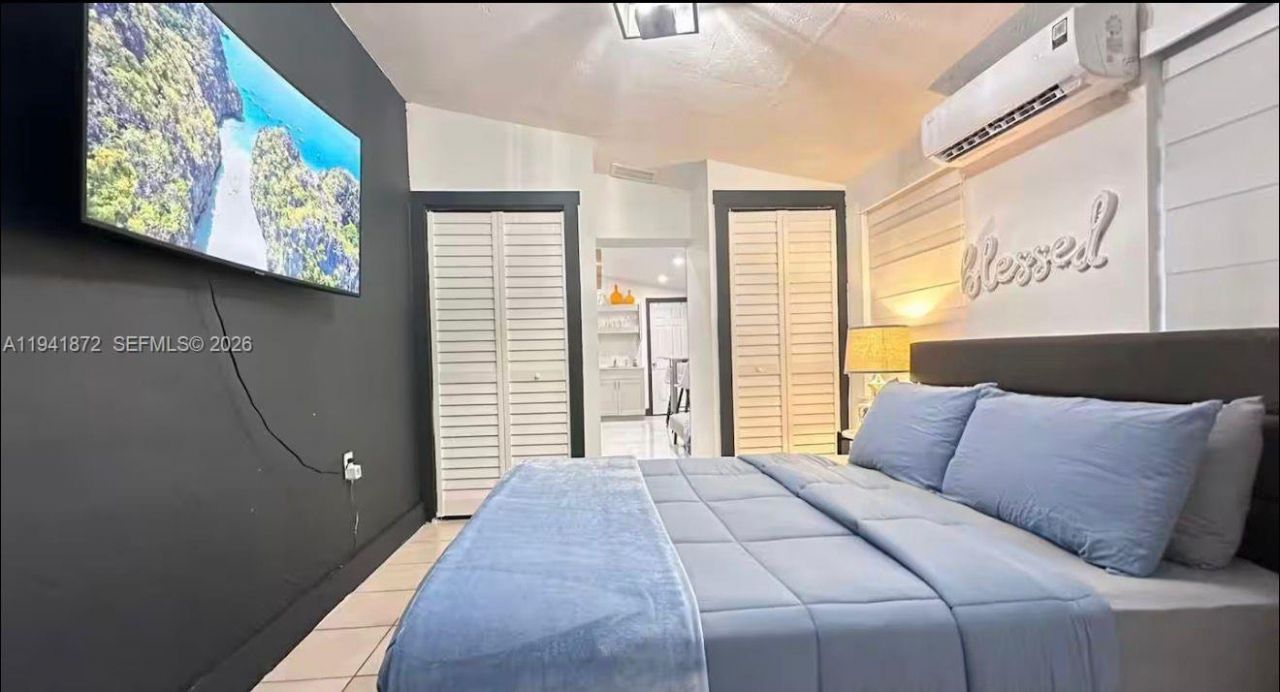 2915 NW 68th St, Miami, FL 33147 Photo