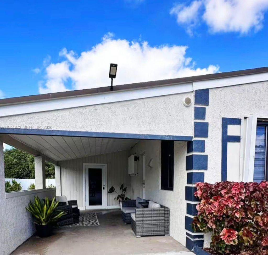 2915 NW 68th St, Miami, FL 33147 Photo