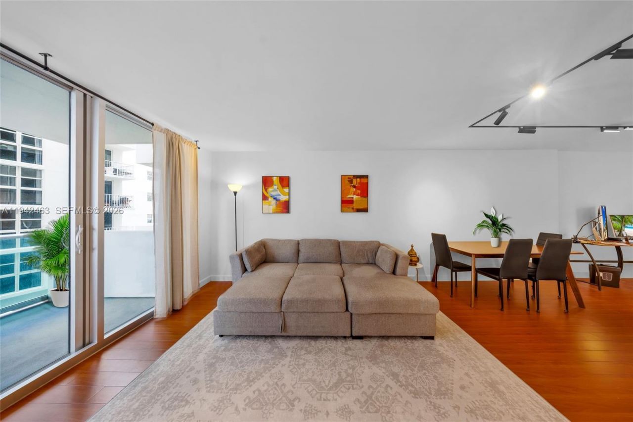 1200 West Ave, Unit 422, Miami Beach, FL 33139 Photo