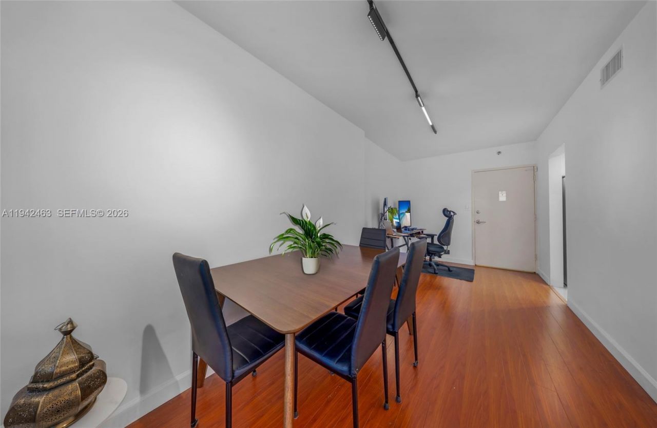 1200 West Ave, Unit 422, Miami Beach, FL 33139 Photo
