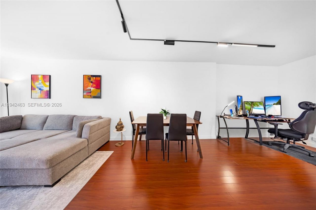 1200 West Ave, Unit 422, Miami Beach, FL 33139 Photo