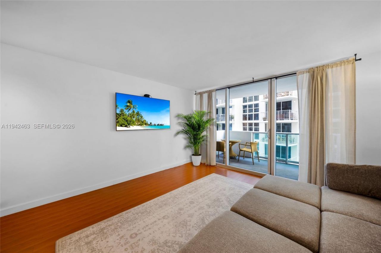 1200 West Ave, Unit 422, Miami Beach, FL 33139 Photo