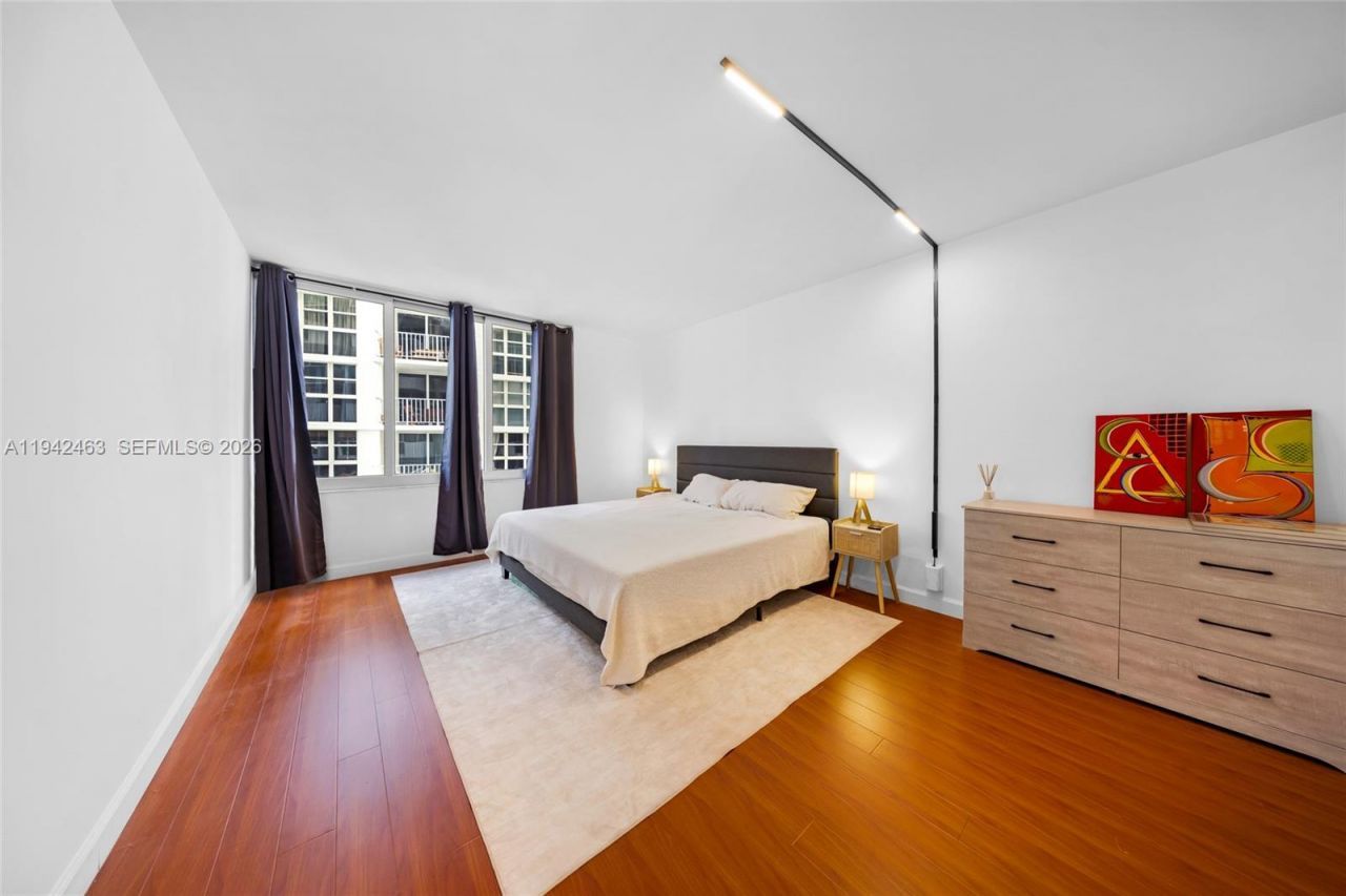 1200 West Ave, Unit 422, Miami Beach, FL 33139 Photo