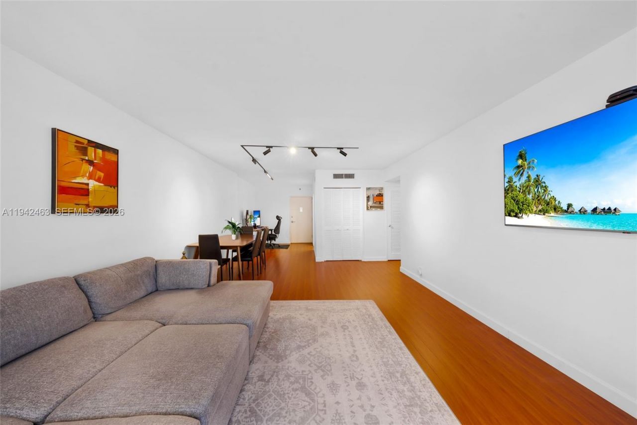 1200 West Ave, Unit 422, Miami Beach, FL 33139 Photo