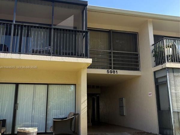 5981 Washington St, Unit 215, Hollywood, FL 33023