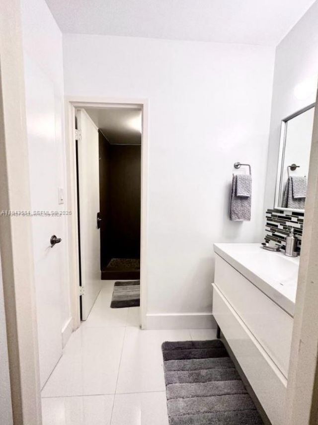 100 Lincoln Rd , Unit 526, Miami Beach, FL 33139 Photo