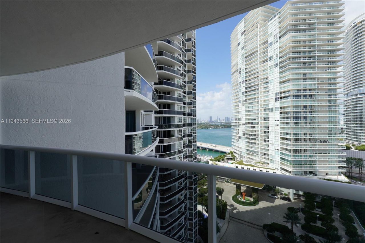 400 Alton Rd, Unit 1709, Miami Beach, FL 33139 Photo
