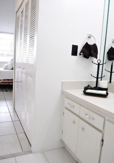 100 Lincoln Rd , Unit 522, Miami Beach, FL 33139 Photo