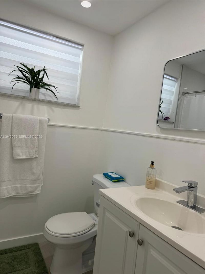 330 SE 2nd St, Unit 104F, Hallandale Beach, FL 33009 Photo